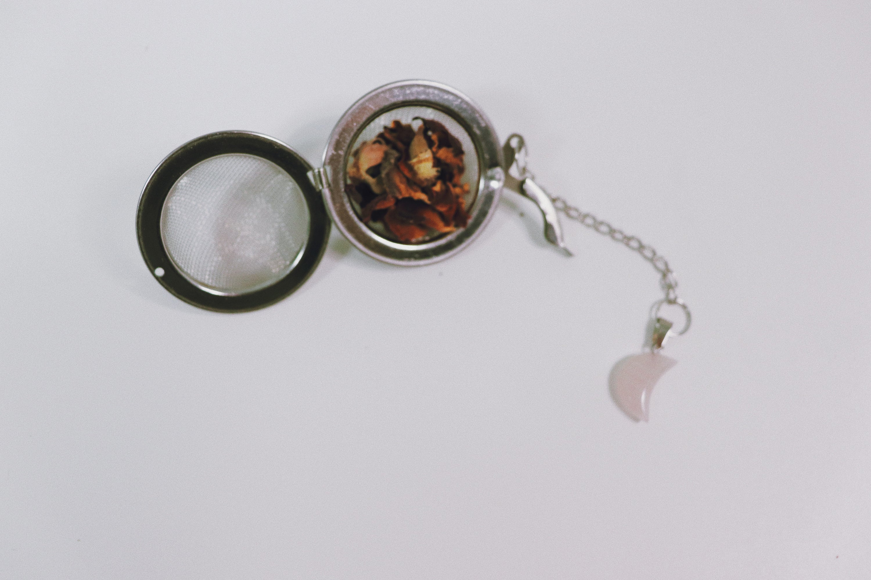 ROSE QUARTZ MOON INFUSER