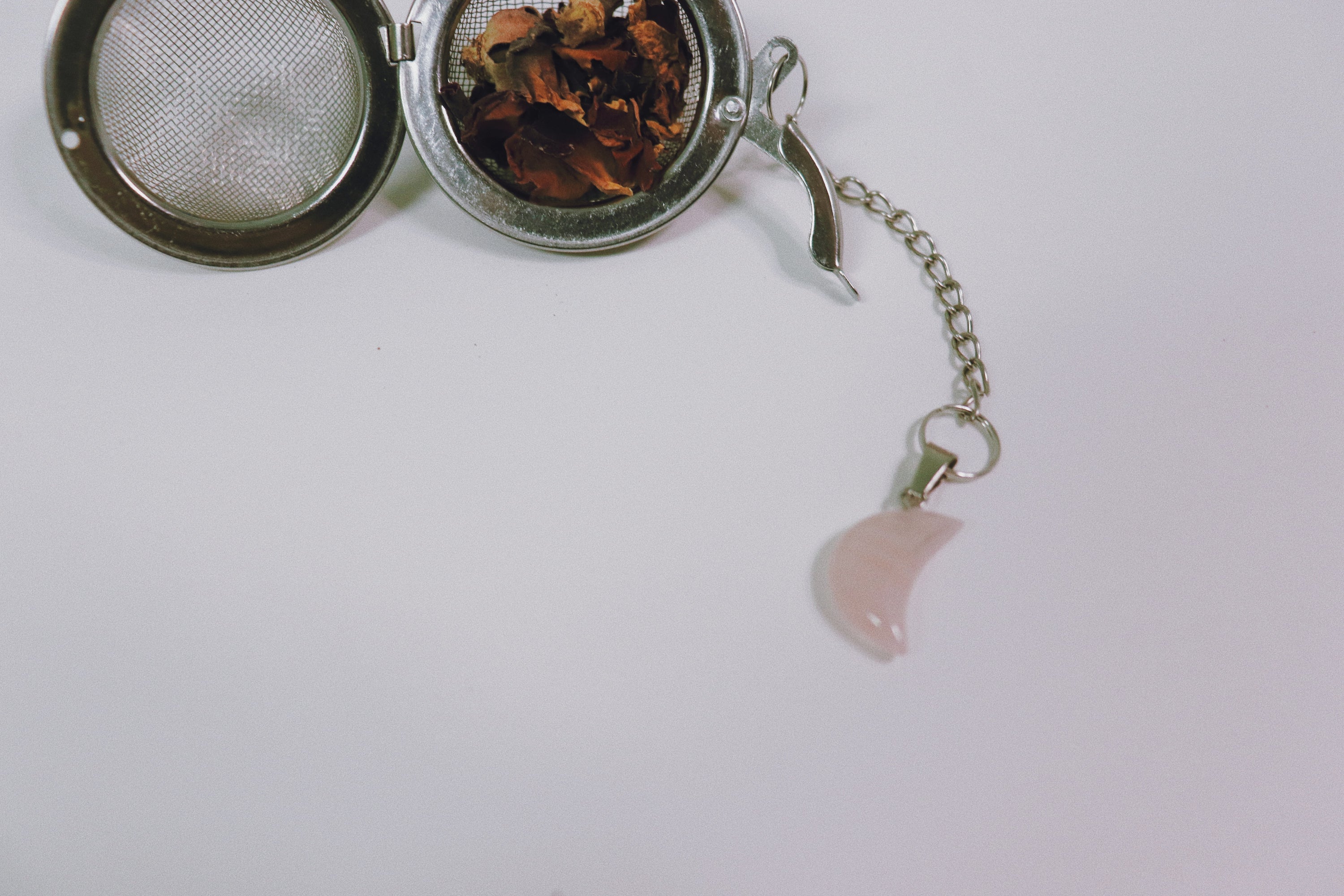 ROSE QUARTZ MOON INFUSER