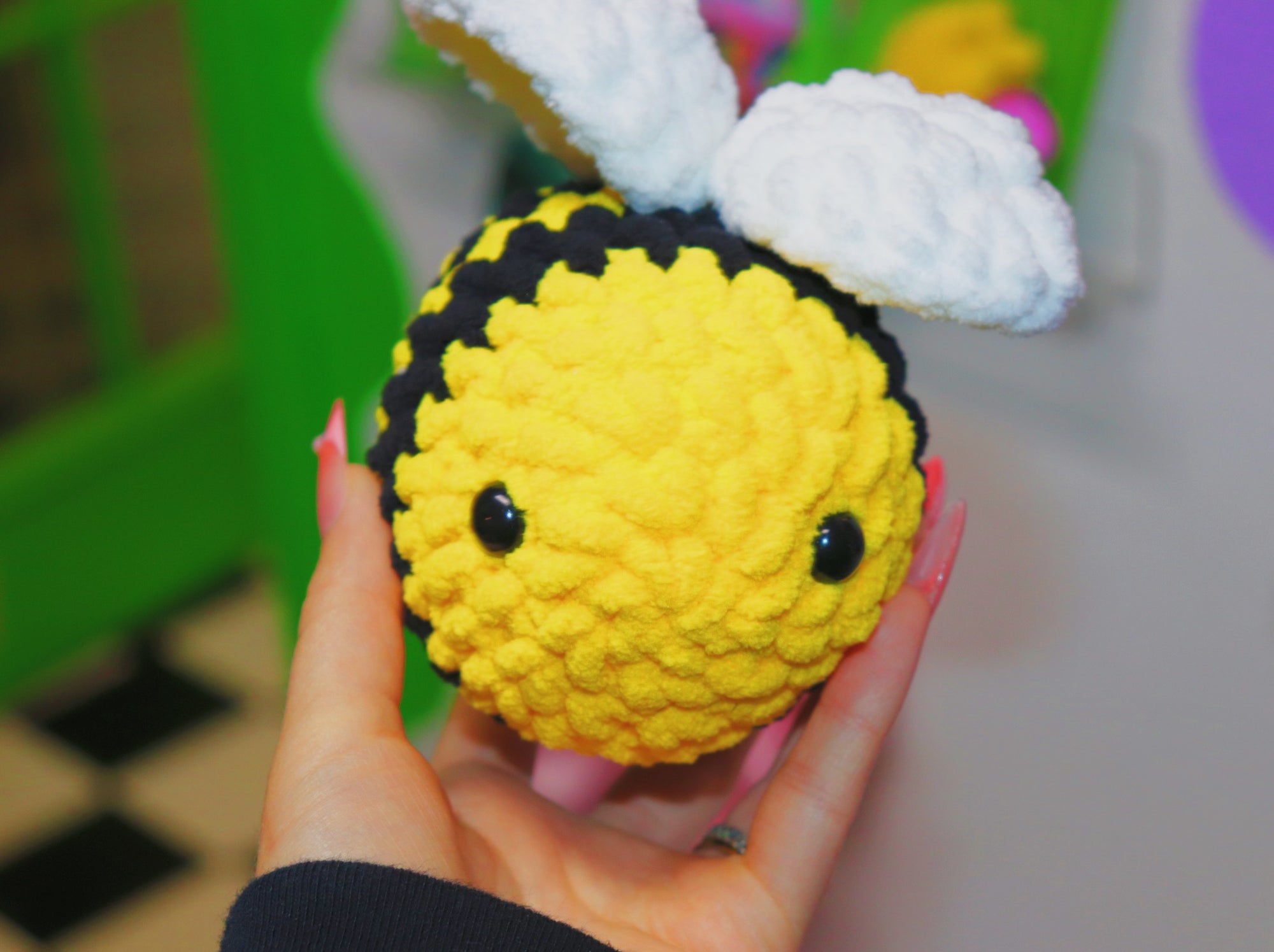 Medium Bee 🐝